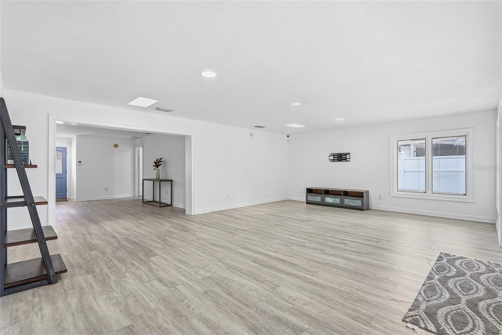 4206 WINDTREE DR — photo 16