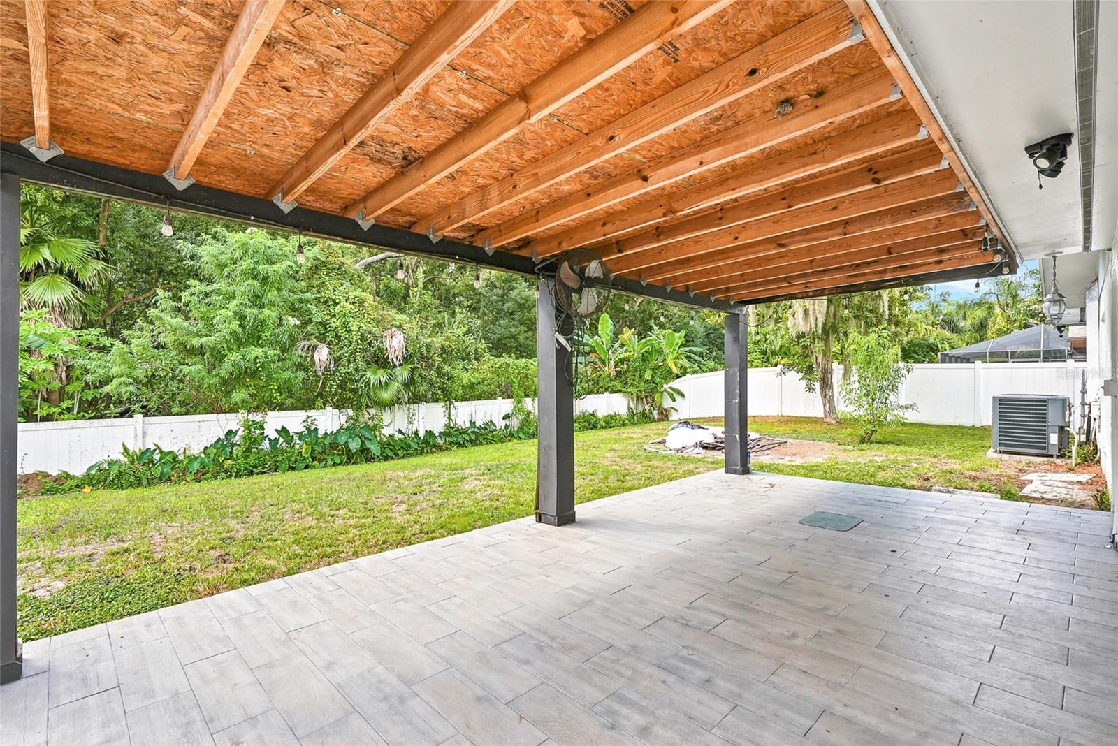 4206 WINDTREE DR — photo 40