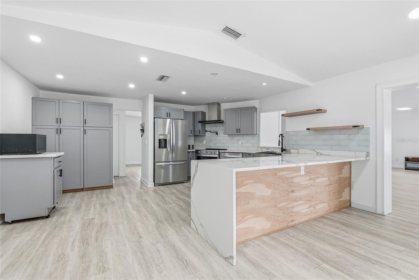 4206 WINDTREE DR — photo 21