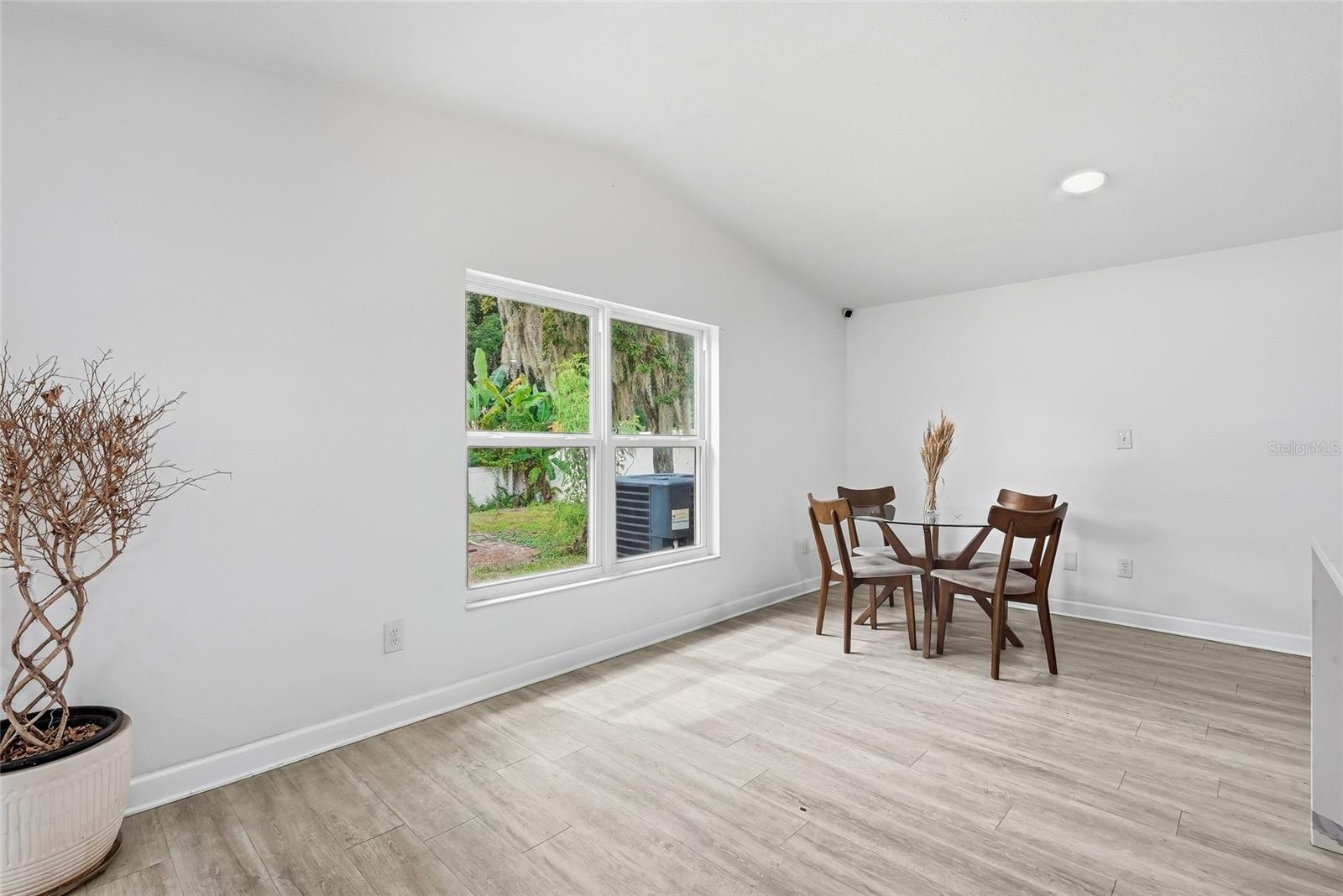 4206 WINDTREE DR — photo 19