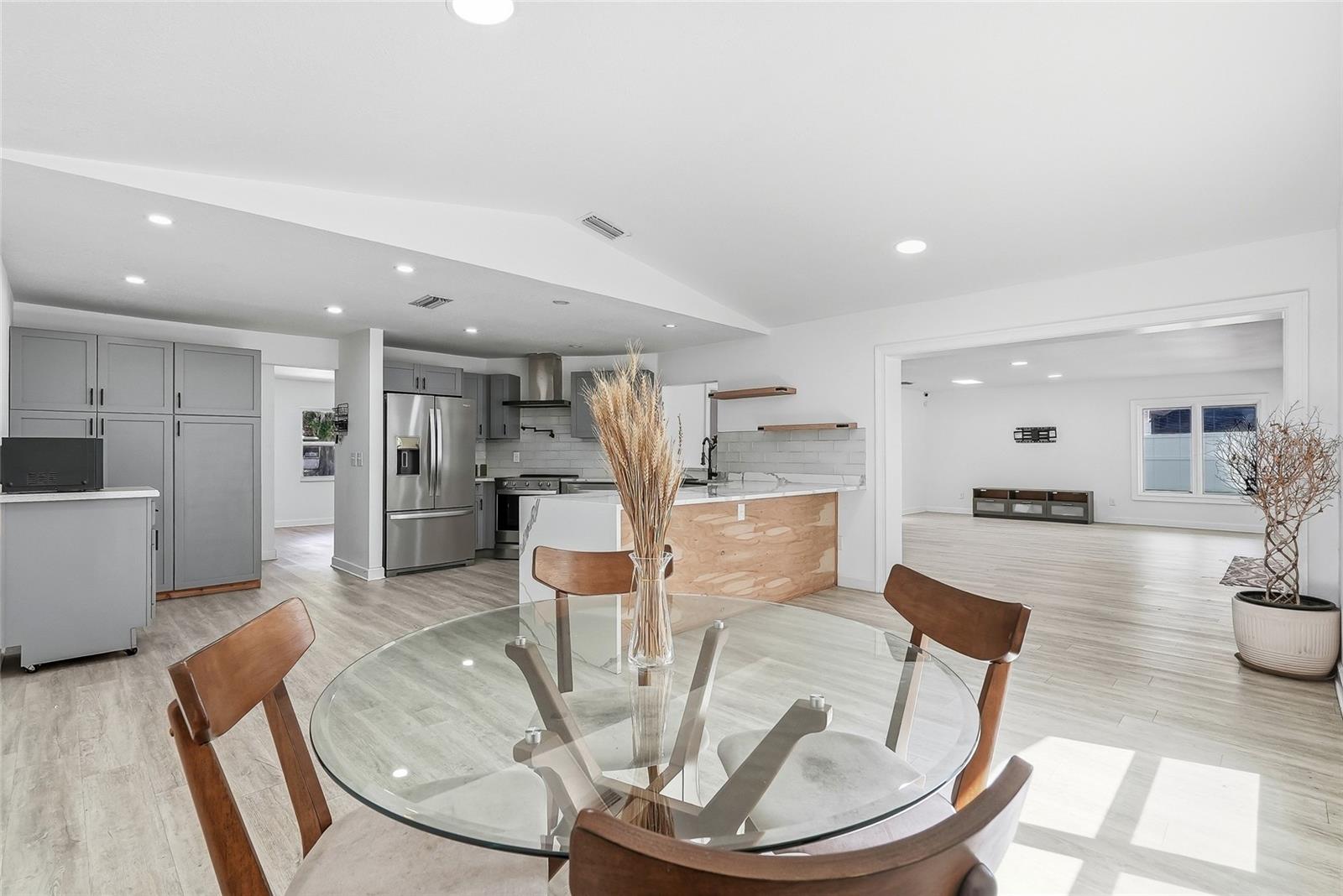 4206 WINDTREE DR — photo 18