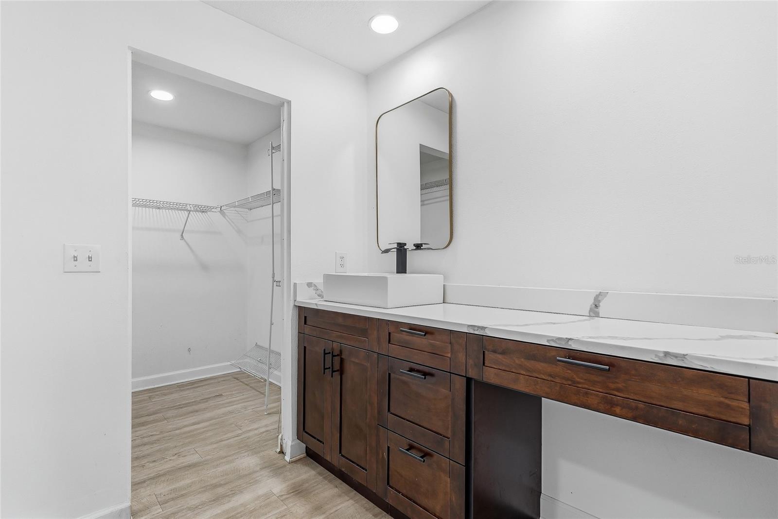 4206 WINDTREE DR — photo 37