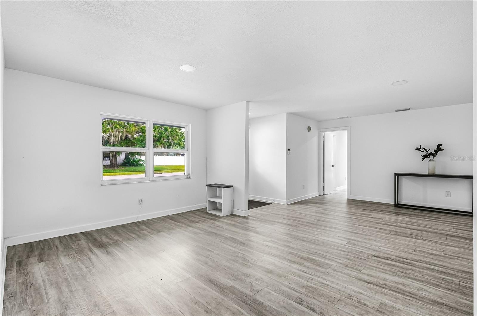 4206 WINDTREE DR — photo 10