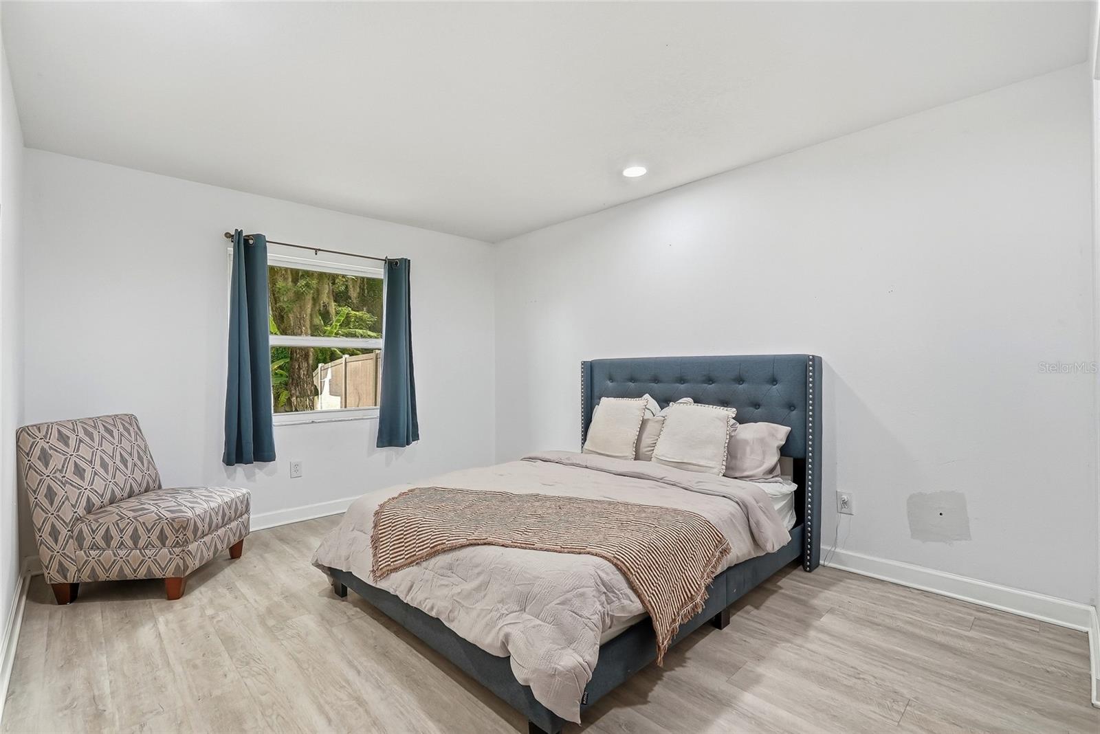 4206 WINDTREE DR — photo 31