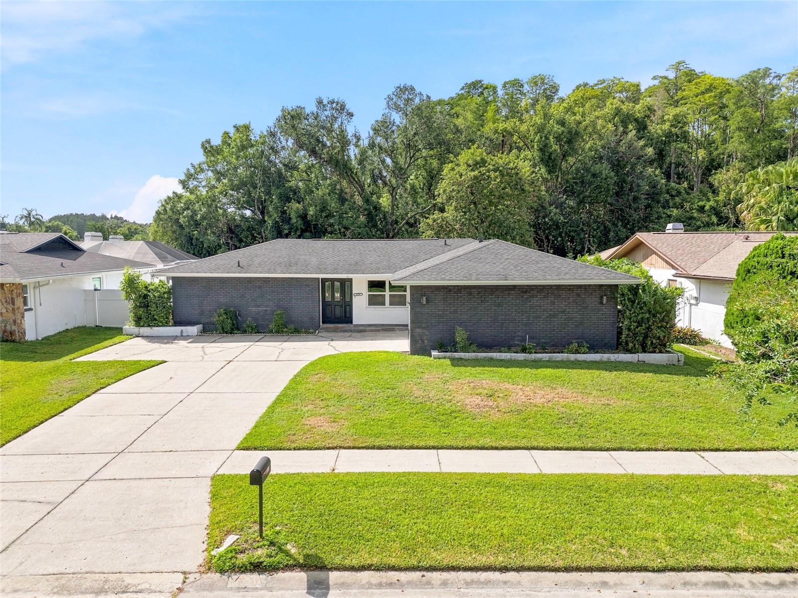 4206 WINDTREE DR — photo 45