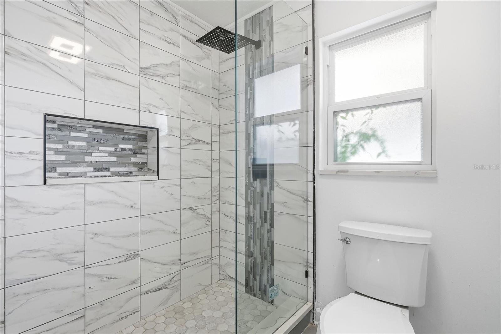 4206 WINDTREE DR — photo 36