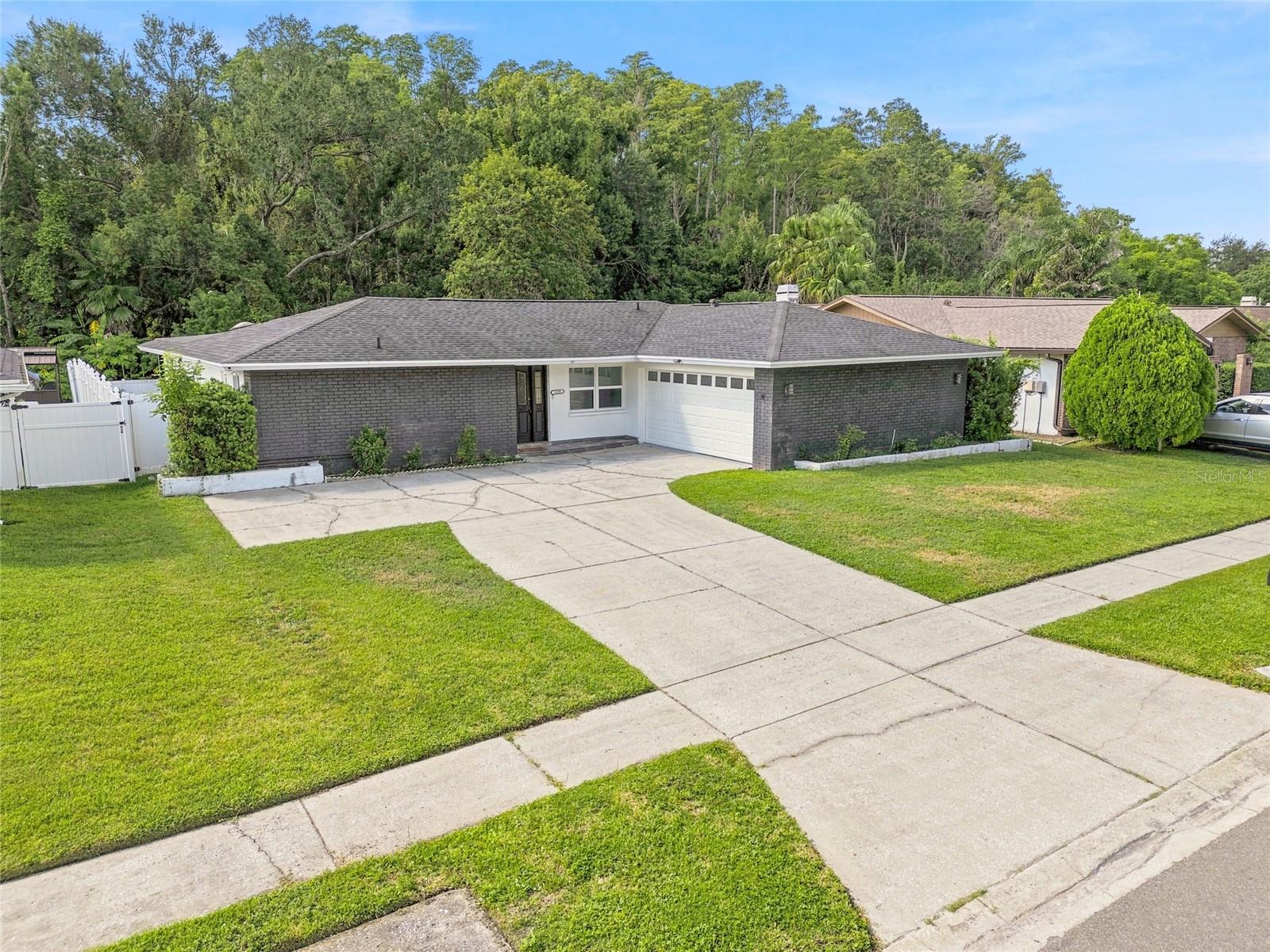 4206 WINDTREE DR — photo 46
