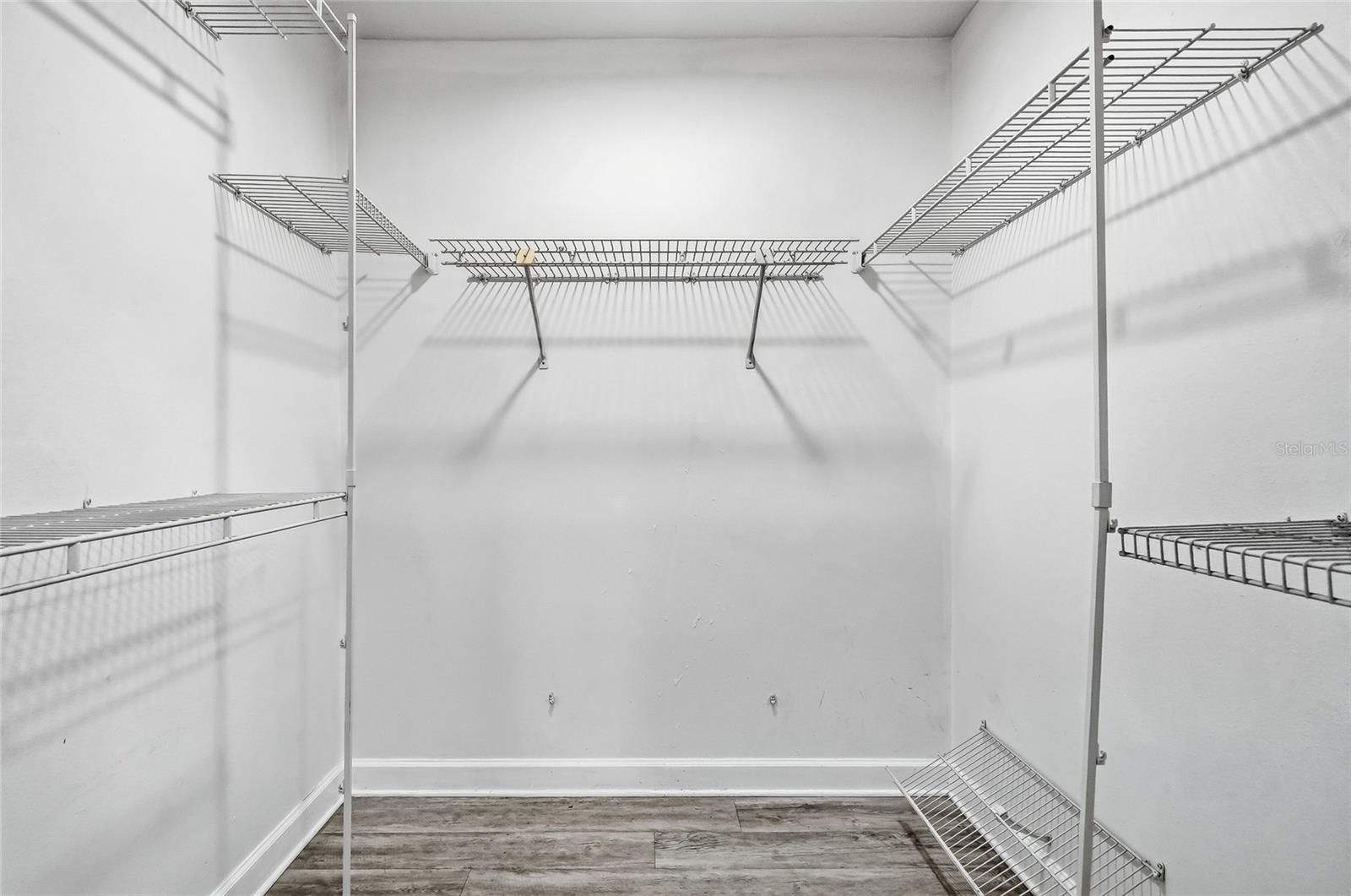 4206 WINDTREE DR — photo 38