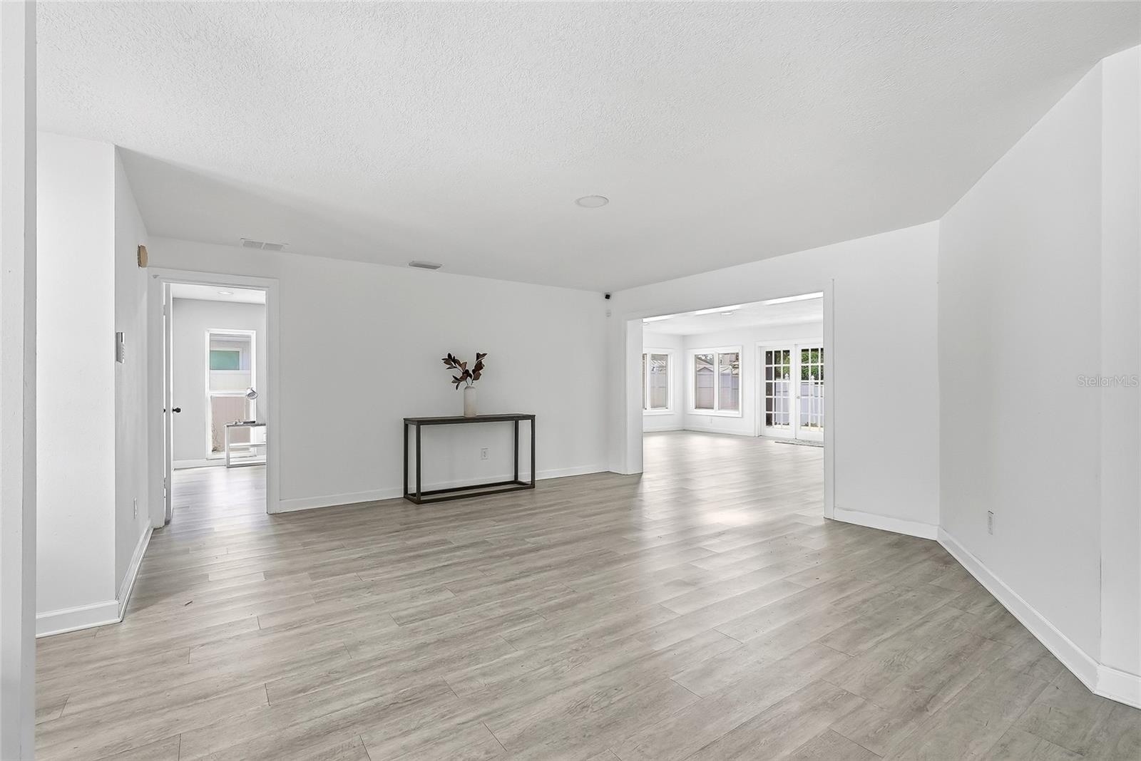 4206 WINDTREE DR — photo 11