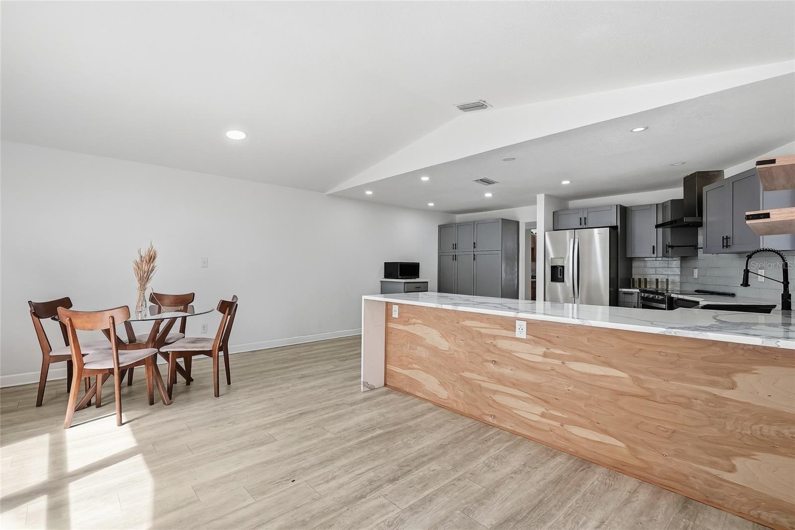 4206 WINDTREE DR — photo 17