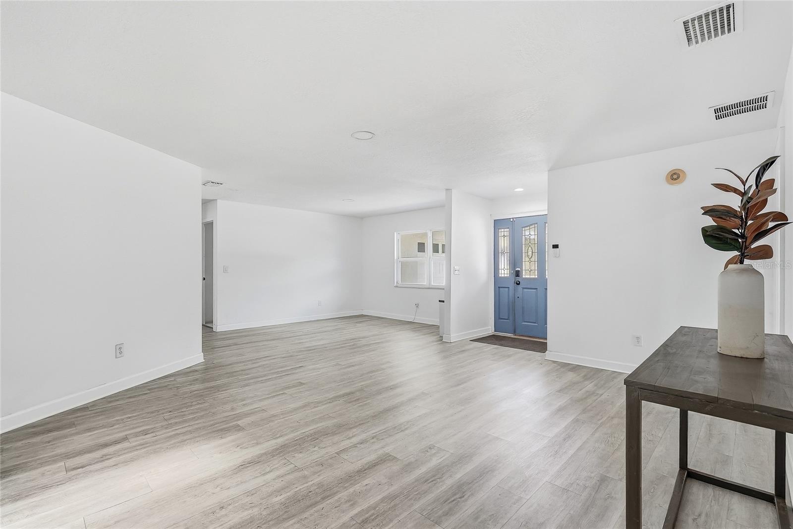 4206 WINDTREE DR — photo 7