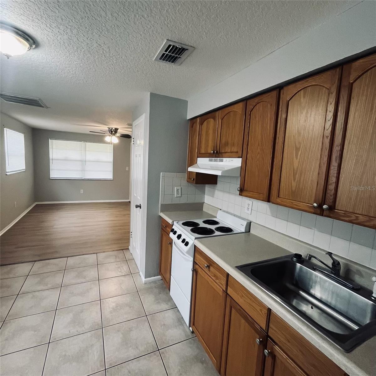 5450 LISA CIR — photo 10