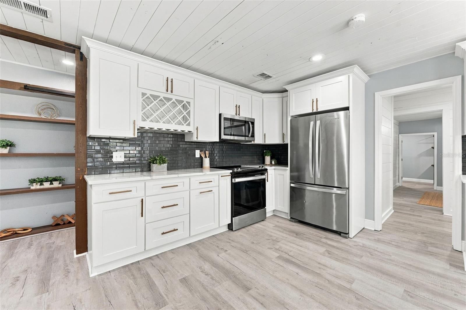 17818 DEERFIELD DR — photo 12