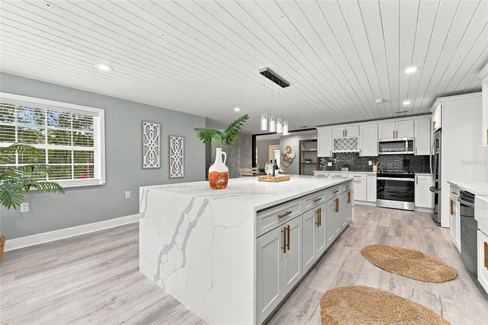 17818 DEERFIELD DR — photo 11
