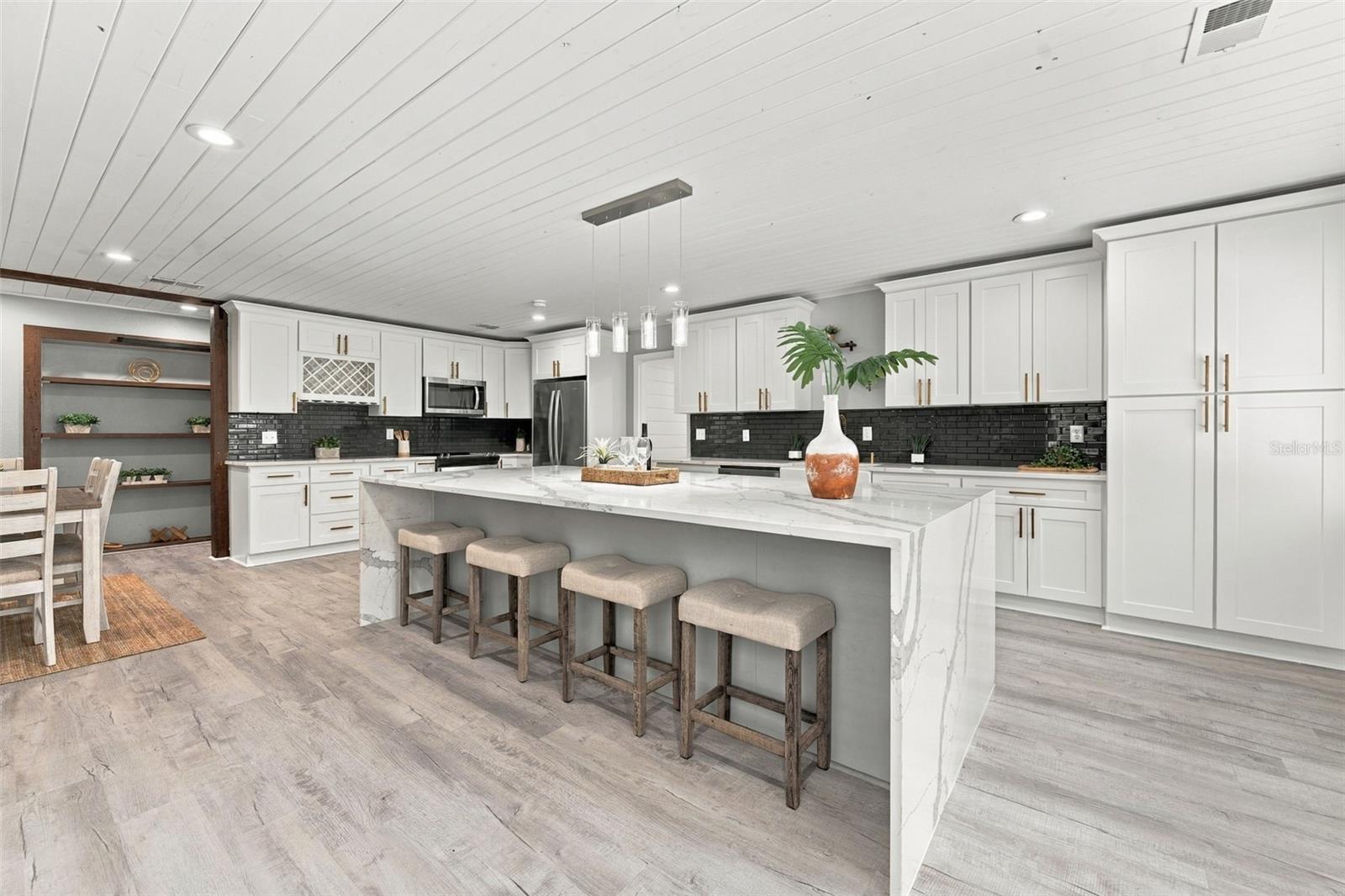 17818 DEERFIELD DR — photo 9
