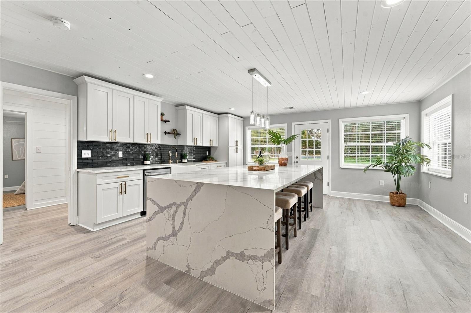 17818 DEERFIELD DR — photo 8