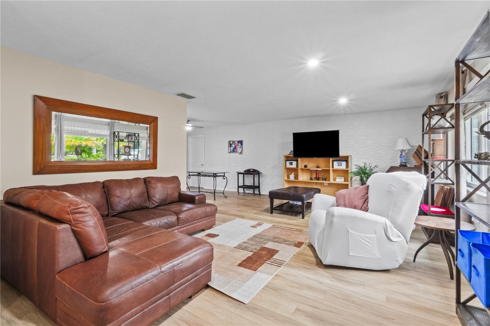 3614 PEMBROOK DR — photo 4