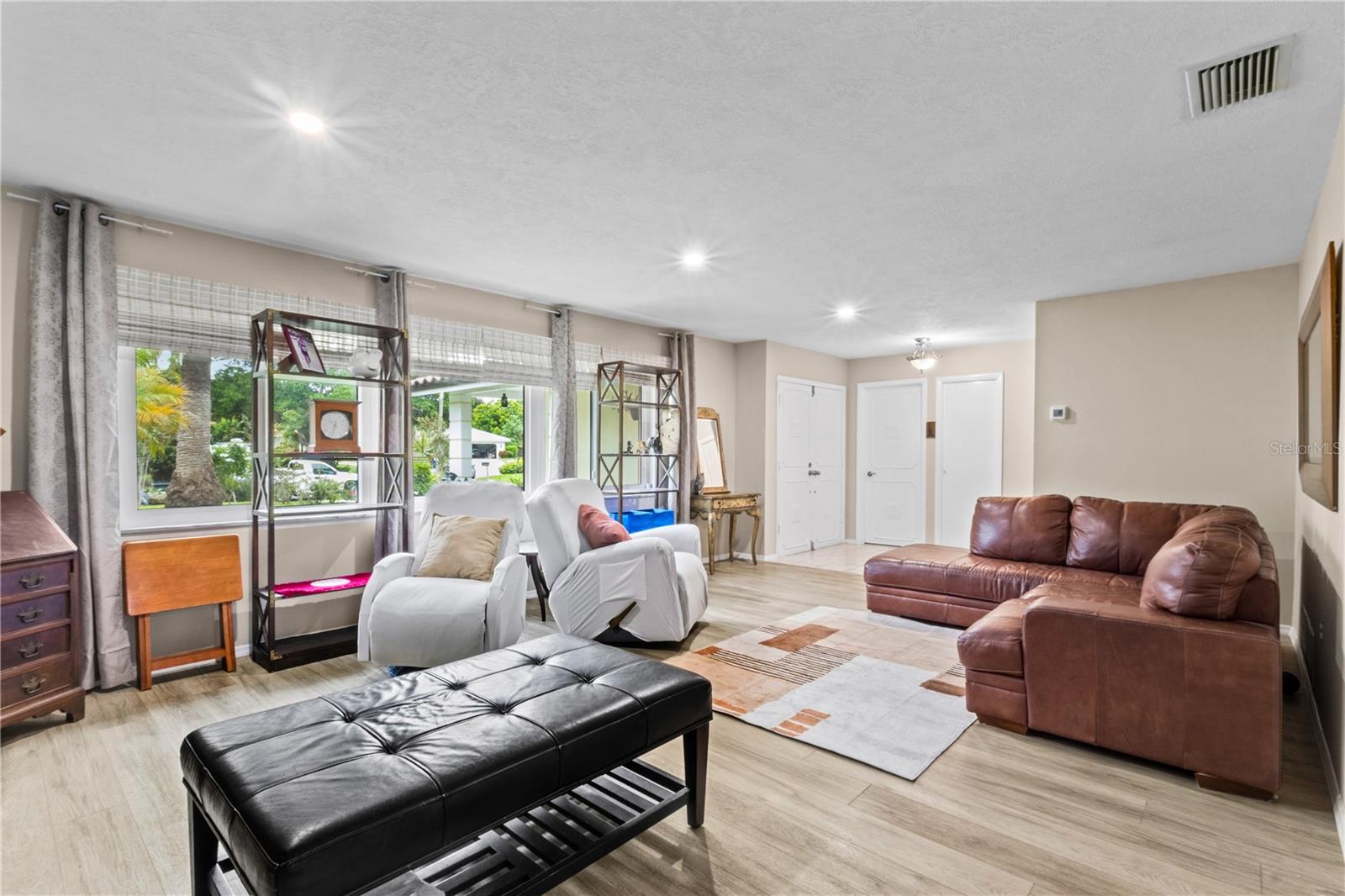 3614 PEMBROOK DR — photo 6