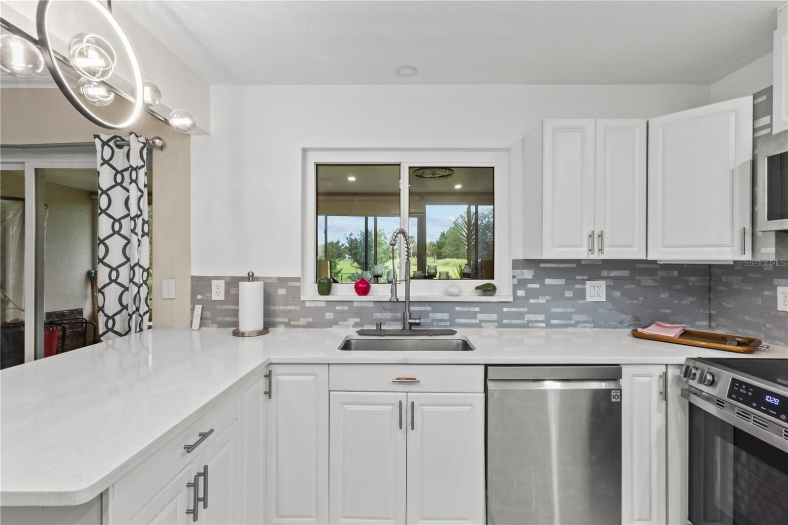 3614 PEMBROOK DR — photo 10