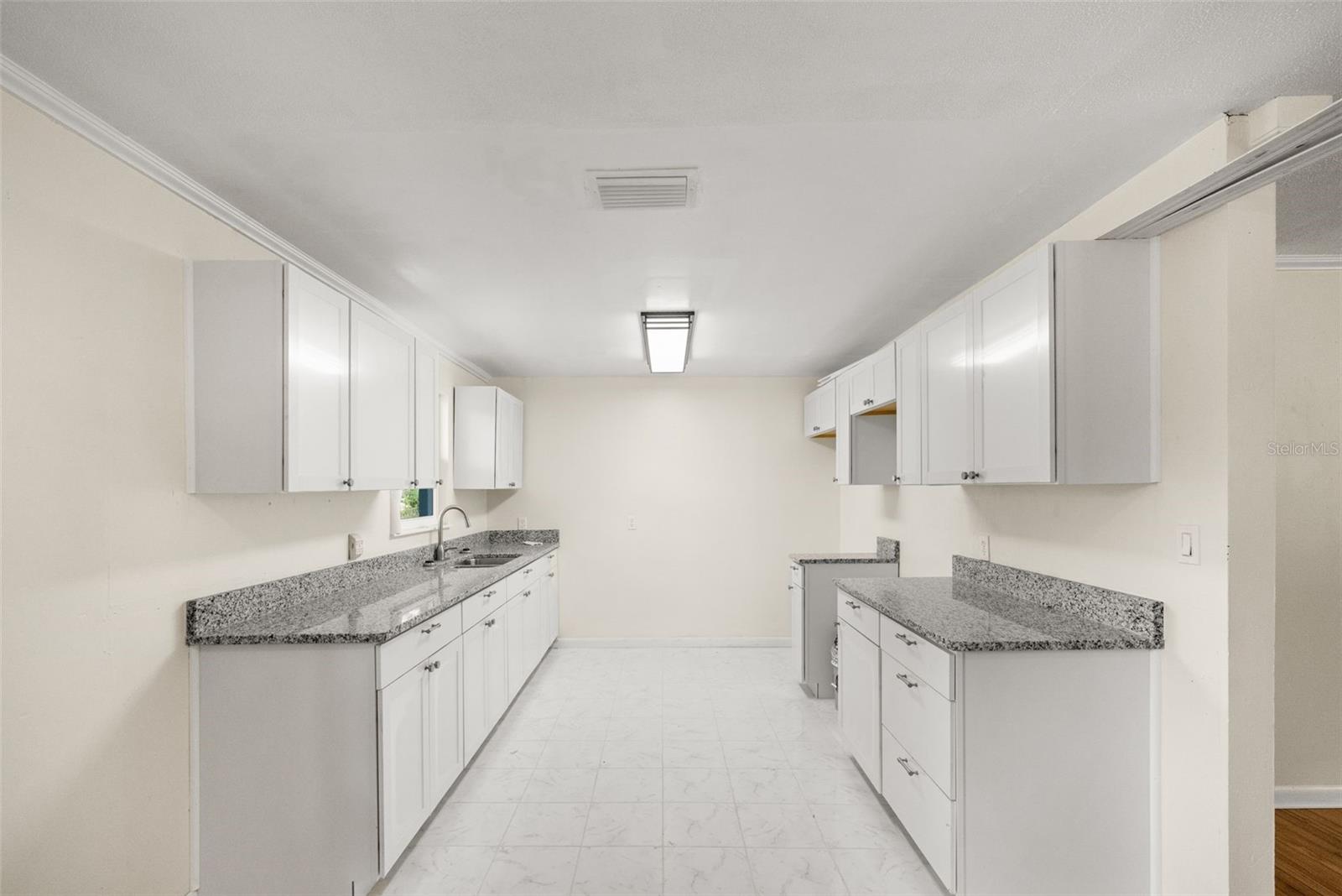 3510 SE 18TH AVE — photo 9