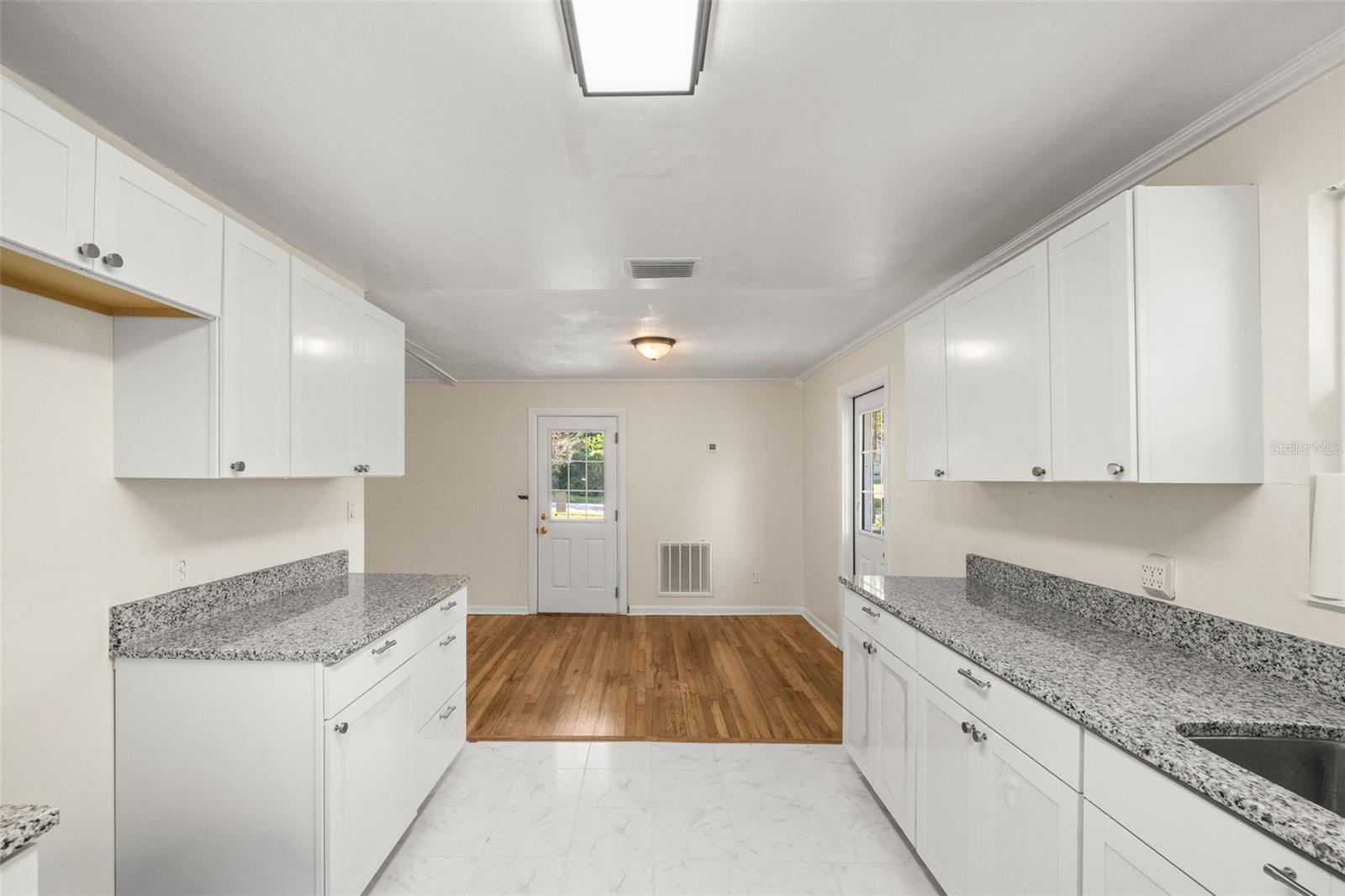 3510 SE 18TH AVE — photo 11
