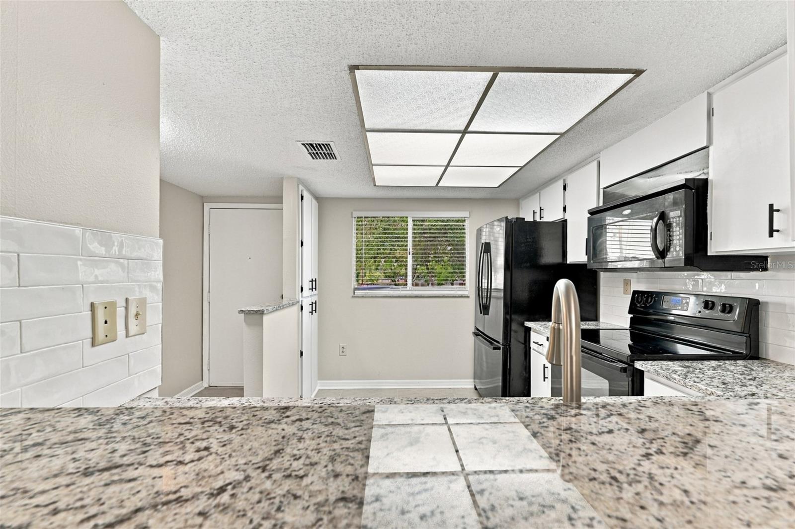 3077 CASA DEL SOL CIR #208 — photo 9