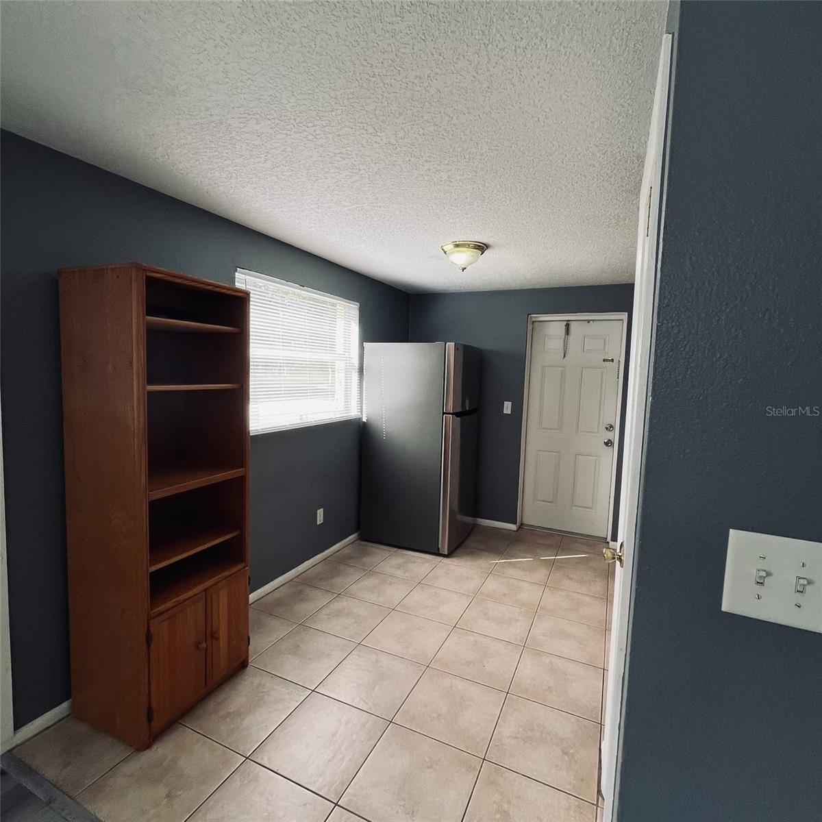 5452 LISA CIR — photo 9