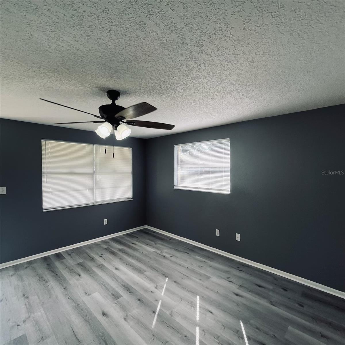 5452 LISA CIR — photo 14
