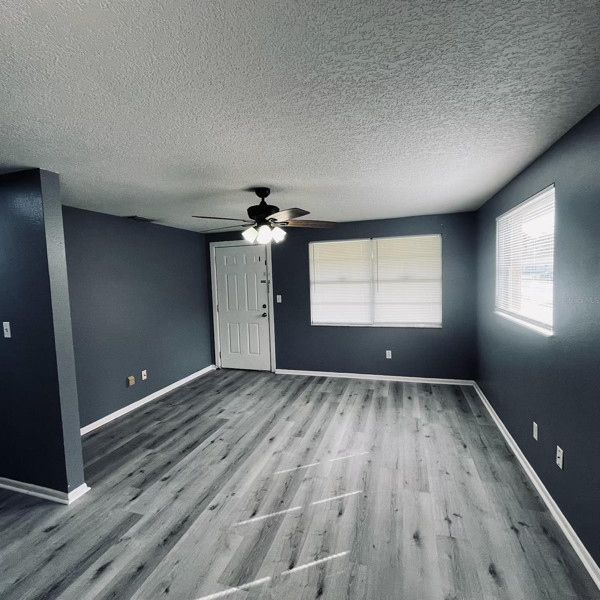 5452 LISA CIR — photo 17