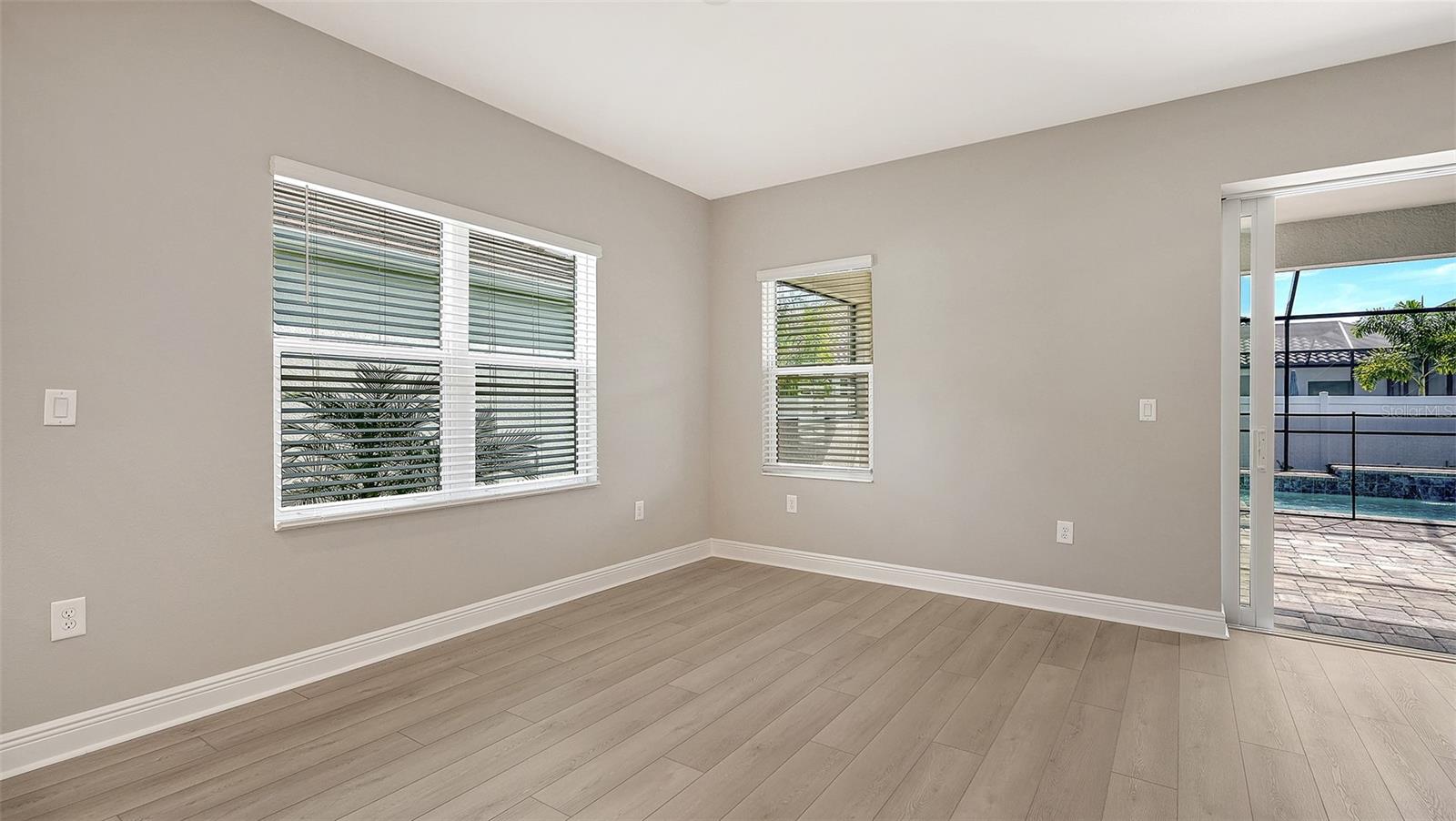 8201 SCARLETBUSH DR — photo 11