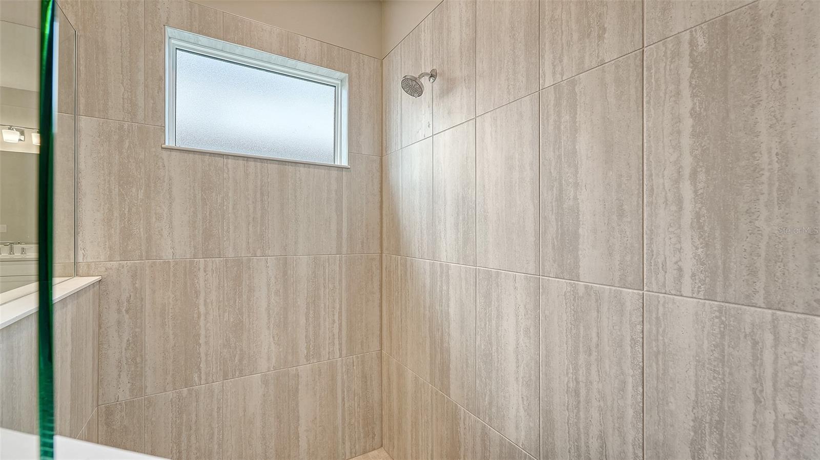 8201 SCARLETBUSH DR — photo 24