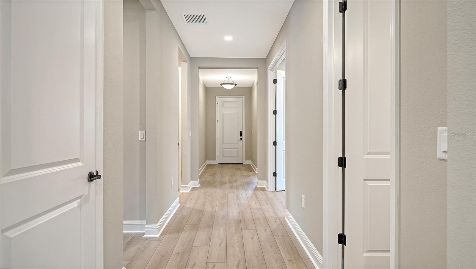 8201 SCARLETBUSH DR — photo 26