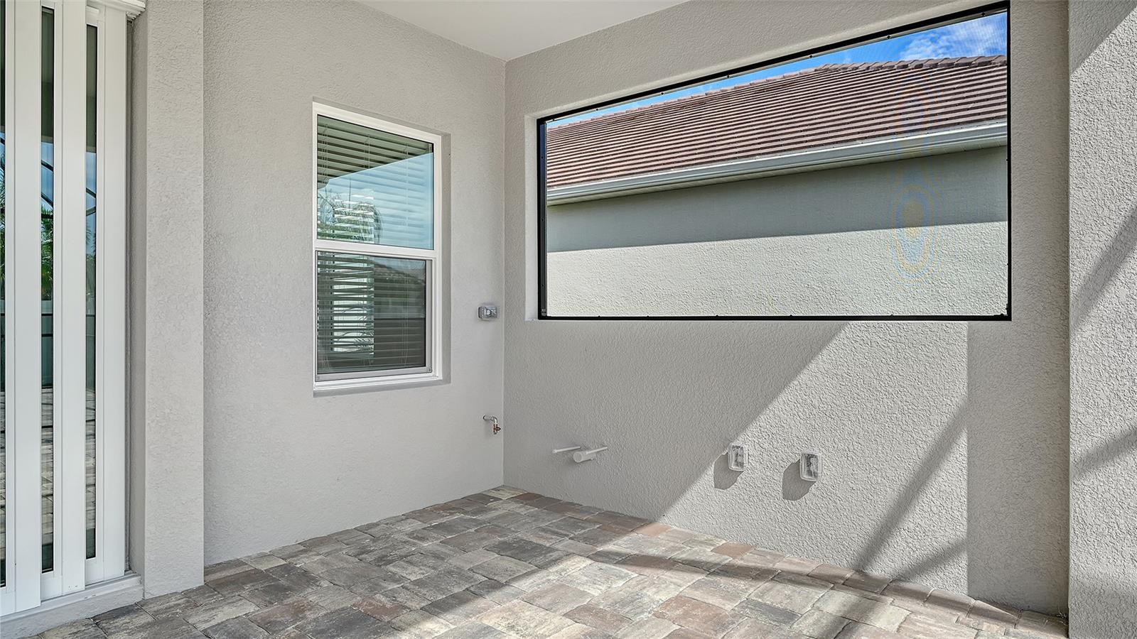 8201 SCARLETBUSH DR — photo 9