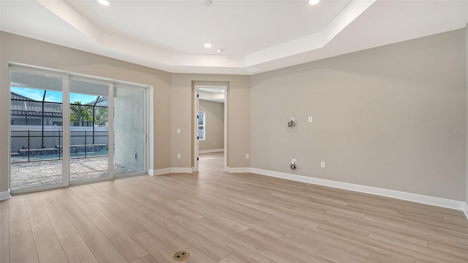 8201 SCARLETBUSH DR — photo 4