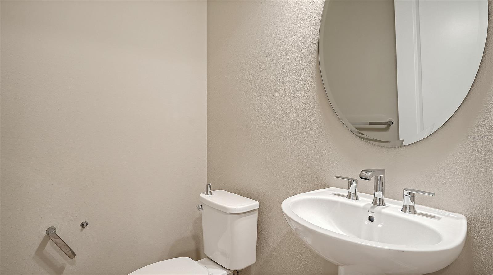 8201 SCARLETBUSH DR — photo 27