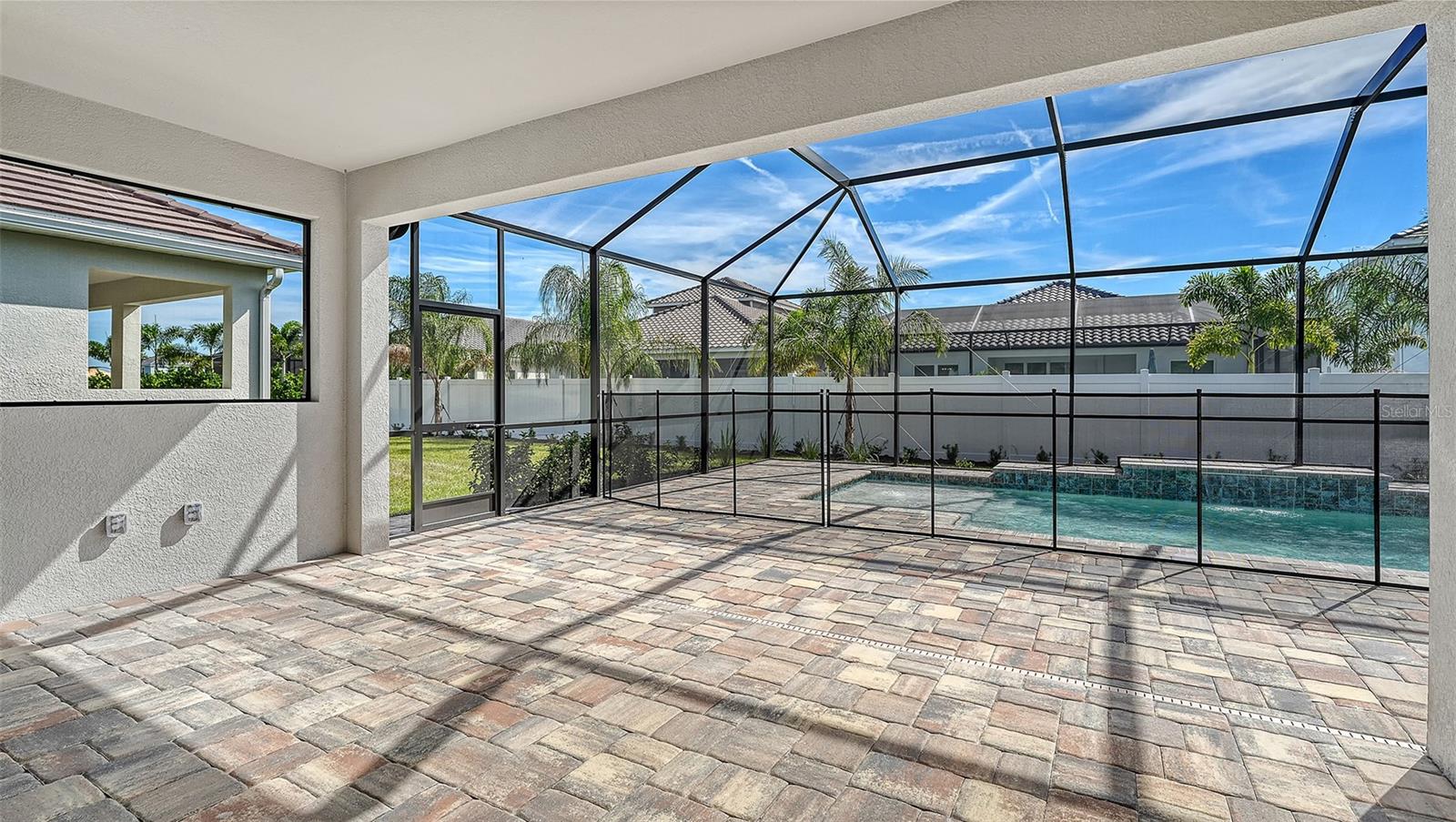 8201 SCARLETBUSH DR — photo 7