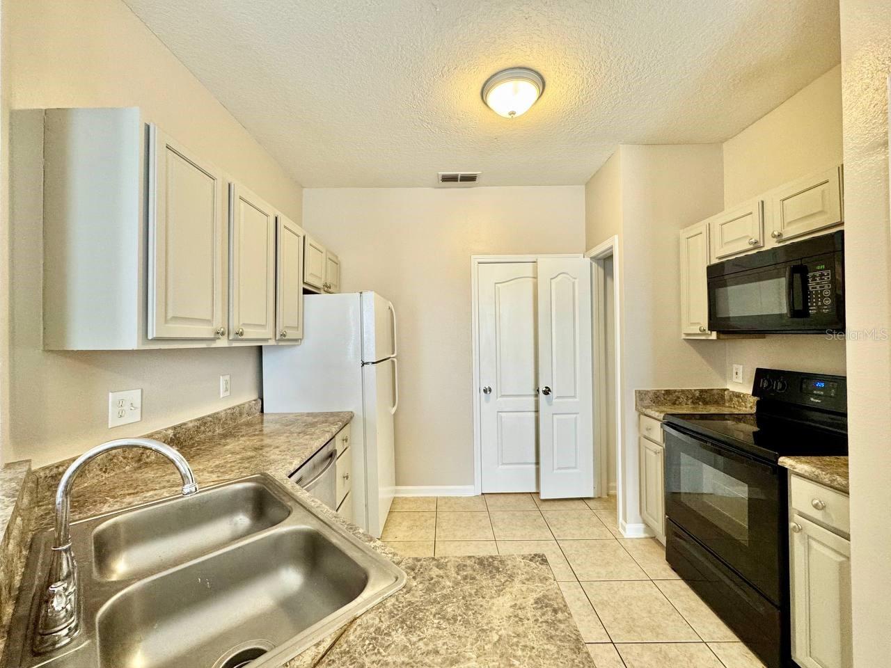 17942 VILLA CREEK DR #17942 — photo 6