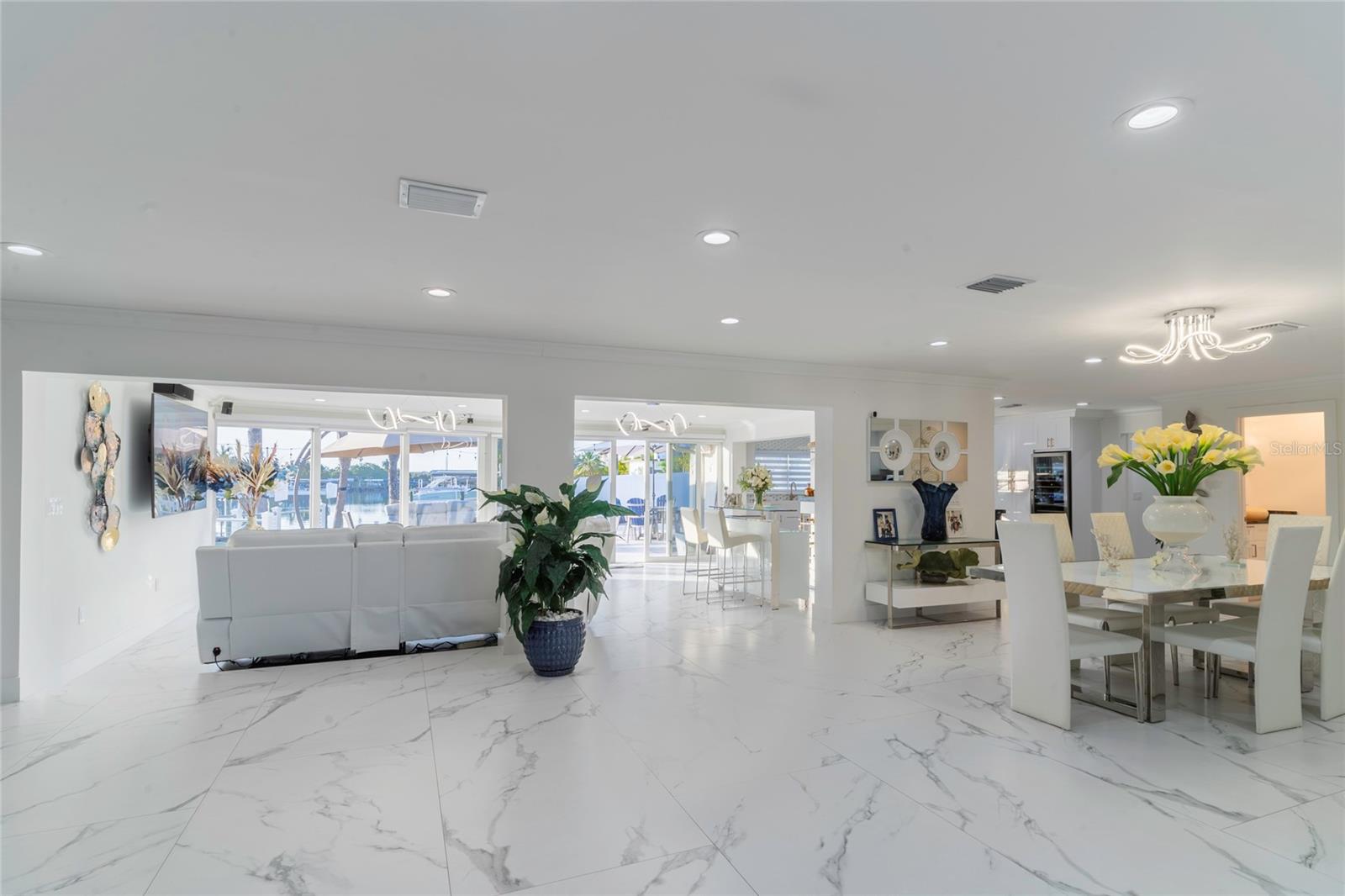 320 HARBOR PSGE — photo 10