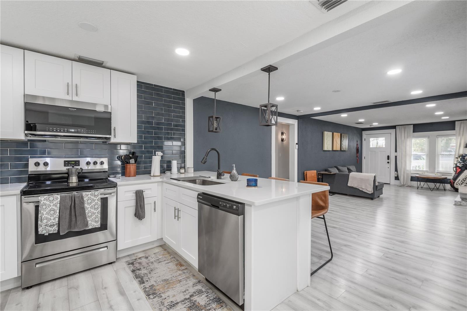806 E HAMILTON AVE — photo 11