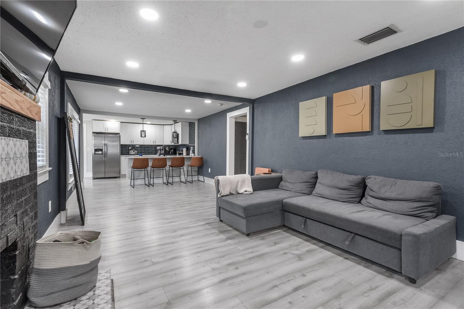 806 E HAMILTON AVE — photo 6