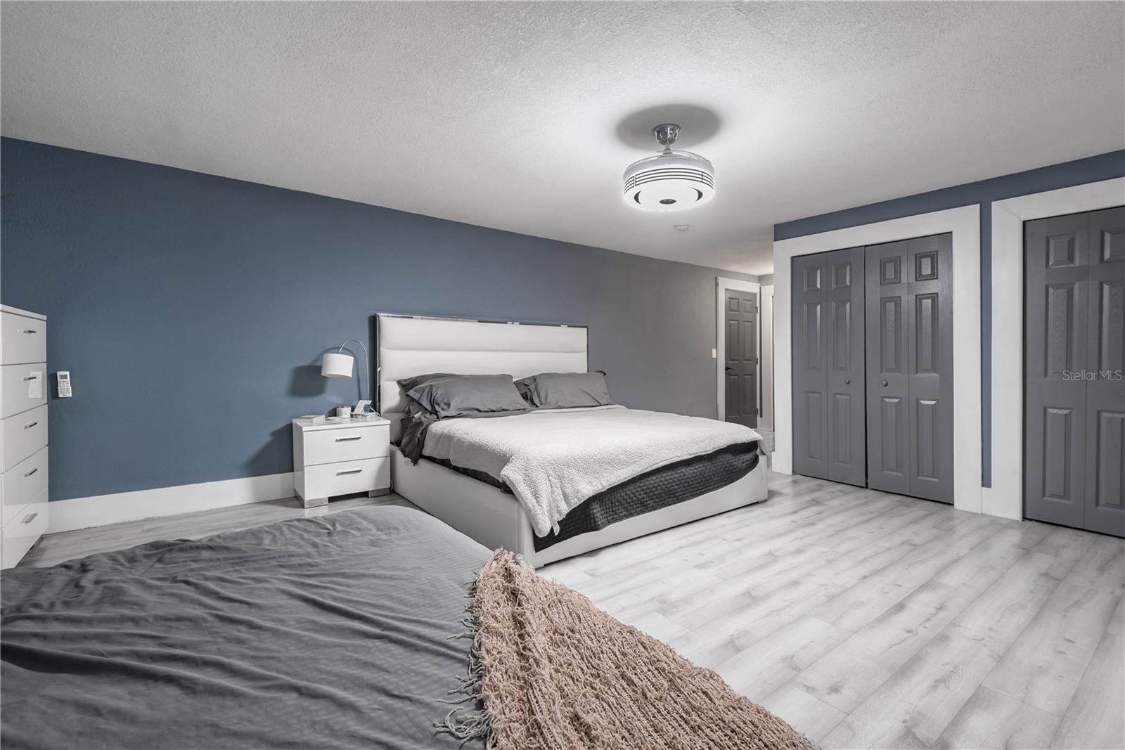806 E HAMILTON AVE — photo 22
