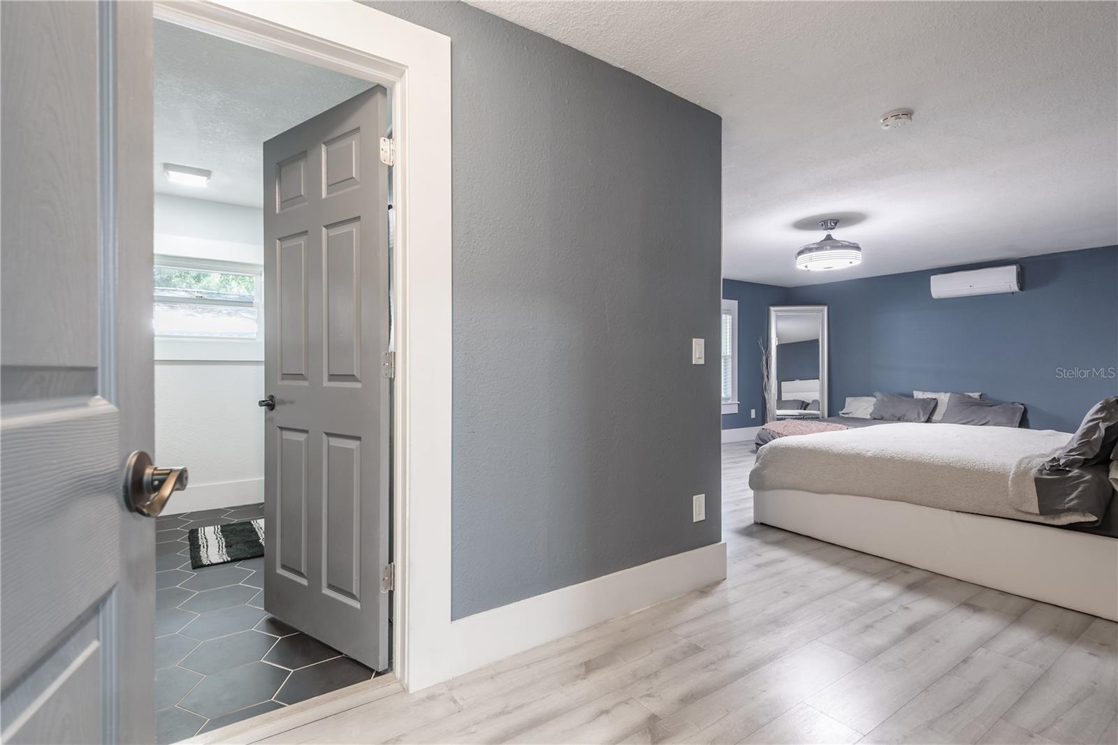 806 E HAMILTON AVE — photo 30