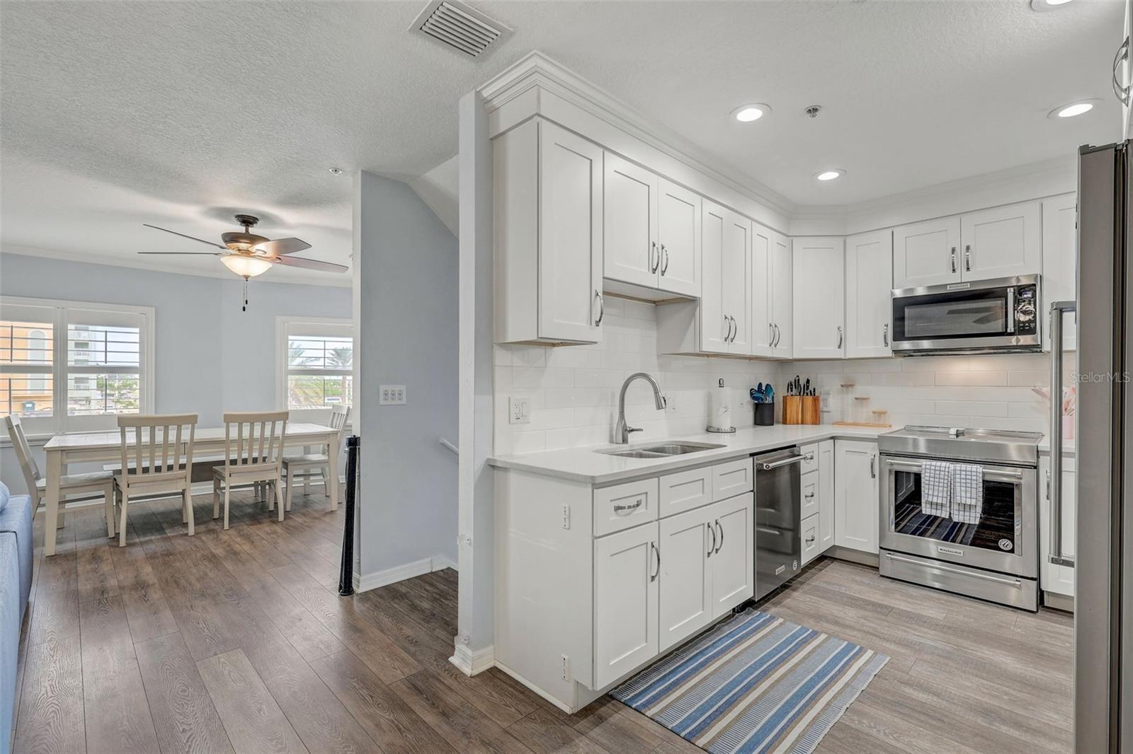18522 GULF BLVD #D — photo 16