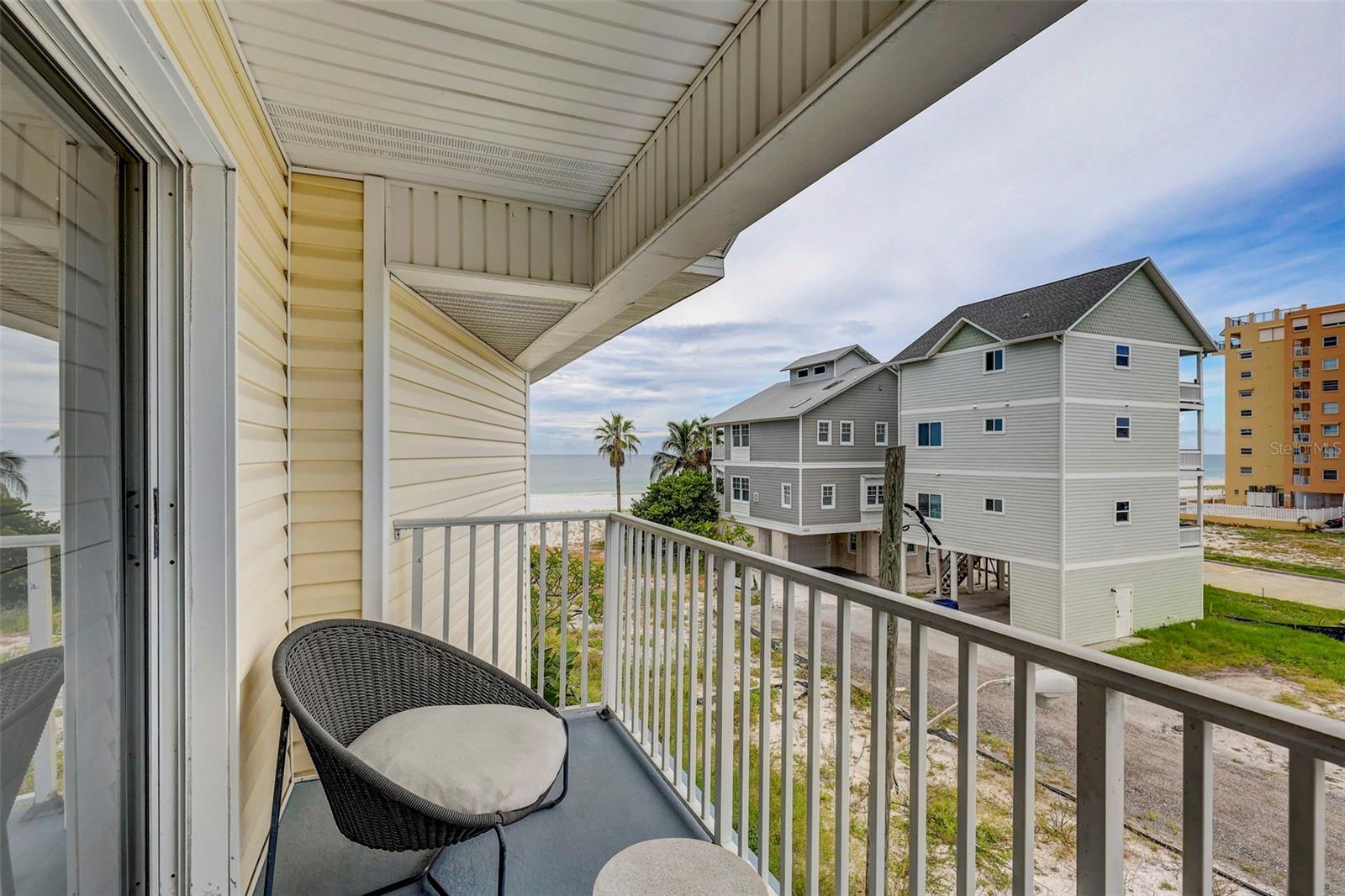 18522 GULF BLVD #D — photo 4