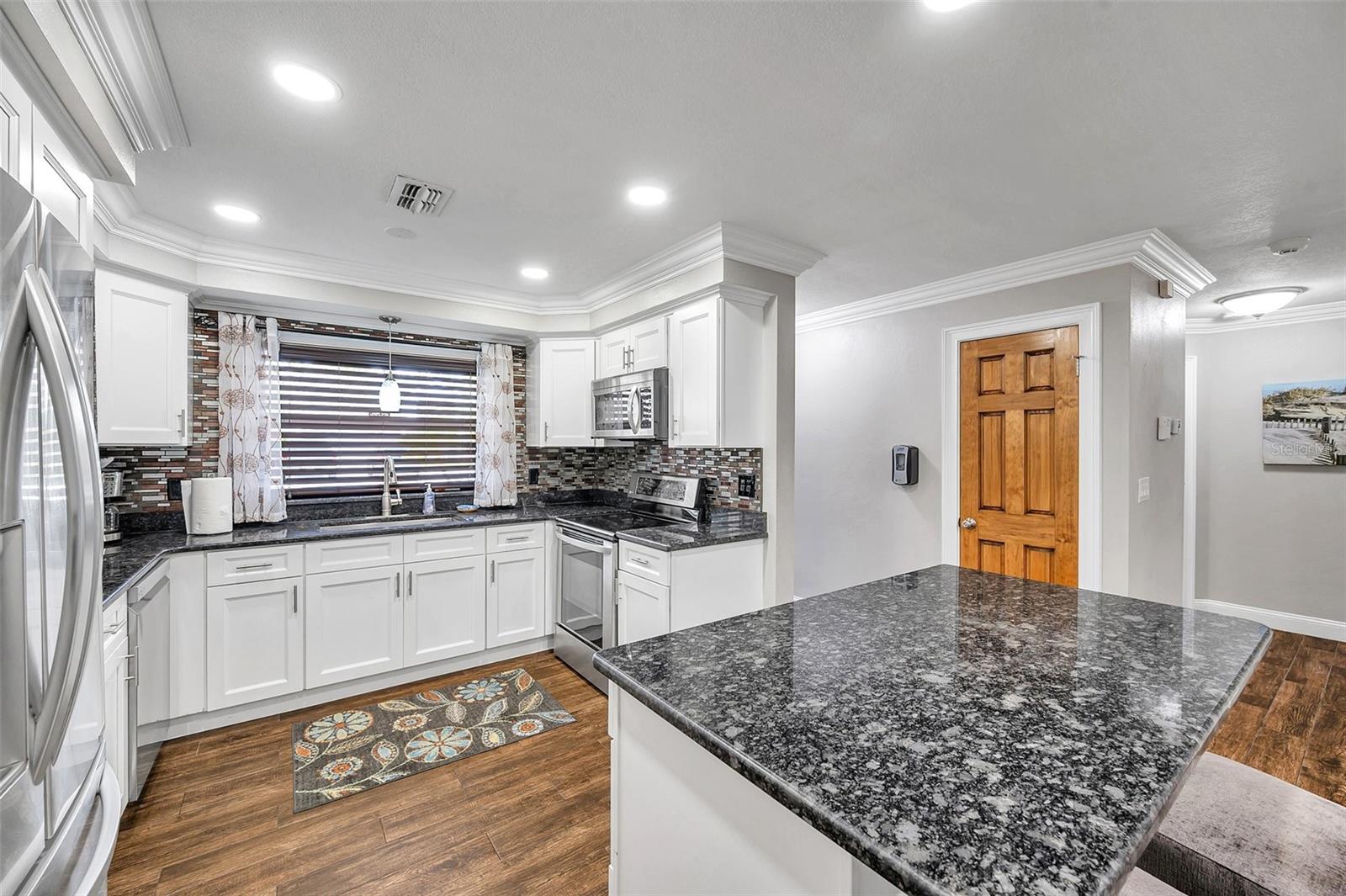 8 CITRUS DR — photo 30