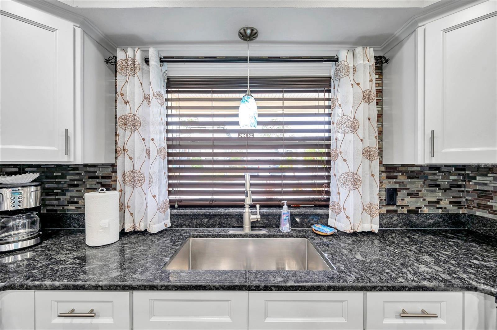 8 CITRUS DR — photo 36