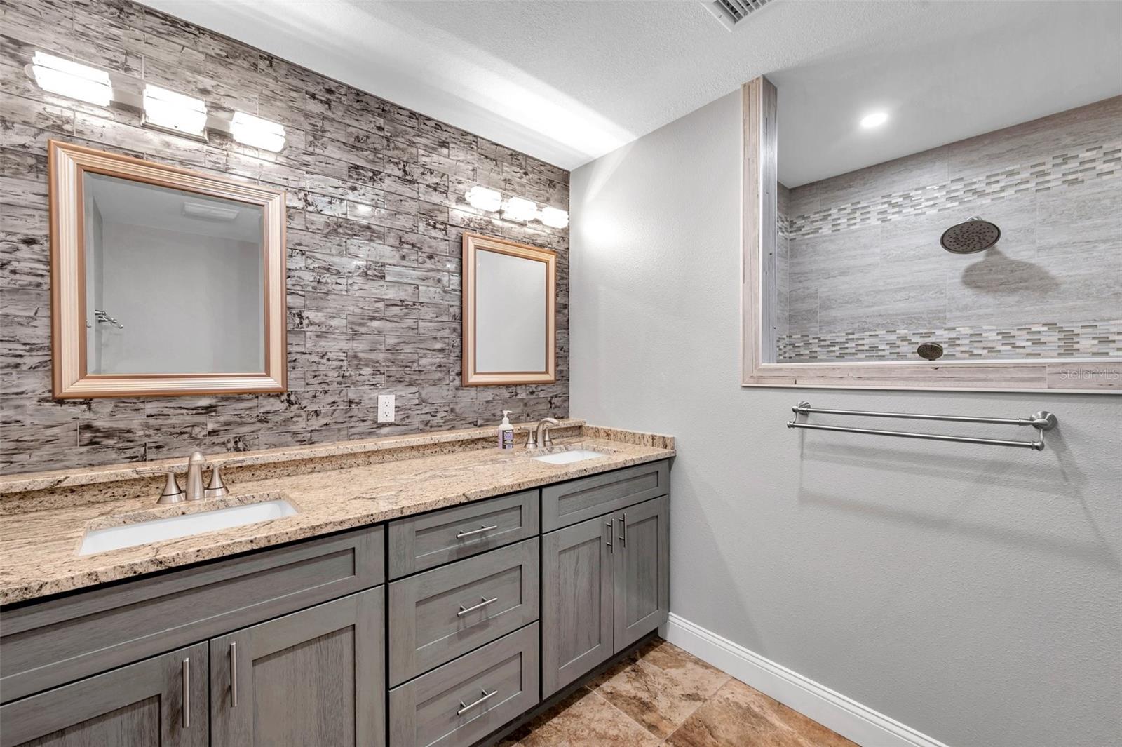 8 CITRUS DR — photo 74