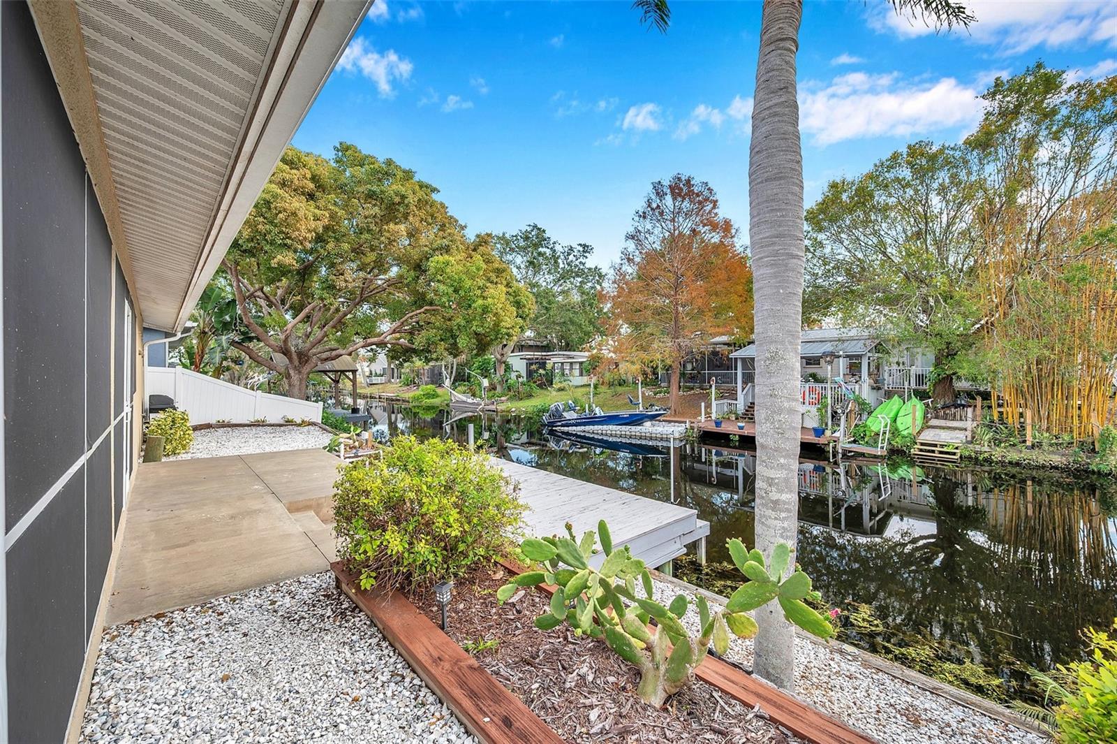 8 CITRUS DR — photo 9