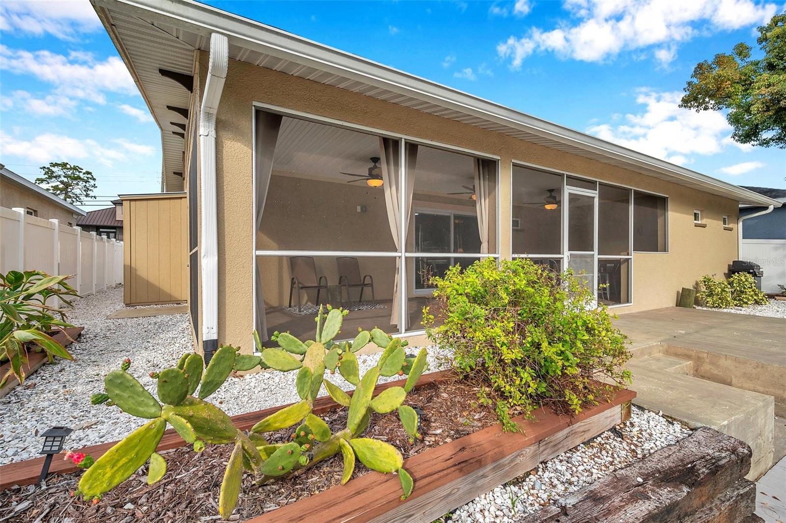 8 CITRUS DR — photo 14