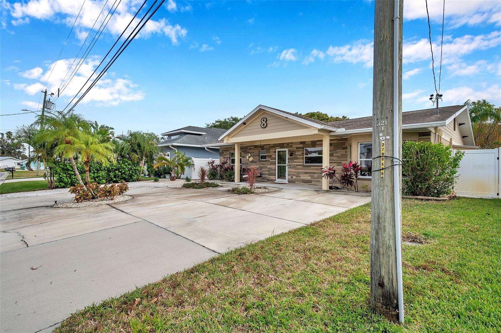 8 CITRUS DR — photo 3
